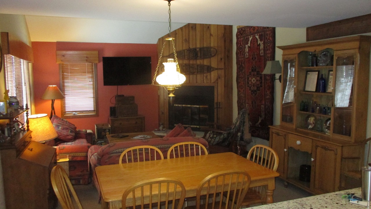 Photo of Livingroom in The Galena Territory