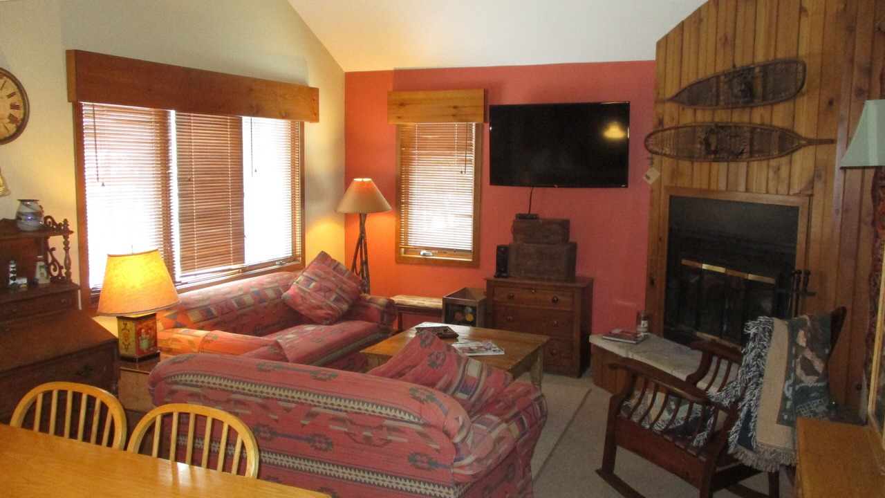 Photo of Livingroom in The Galena Territory