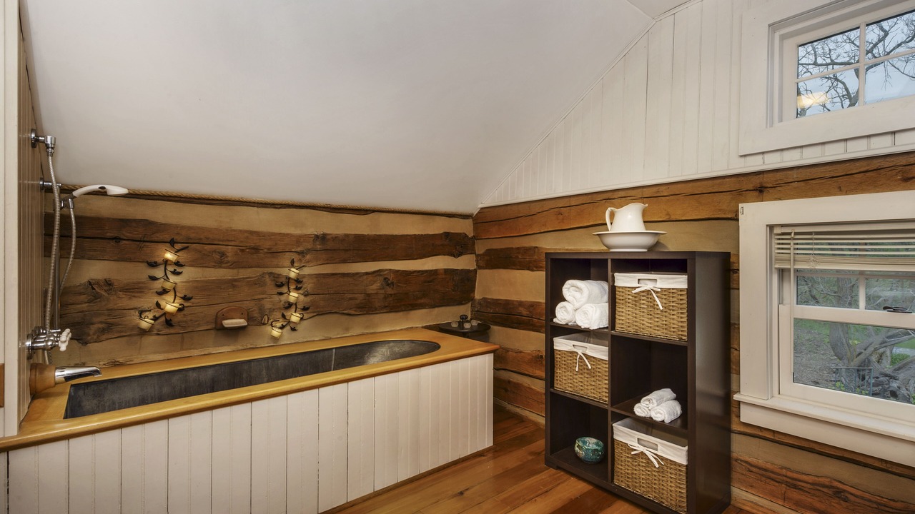 Photo of Bathroom in Elizabeth