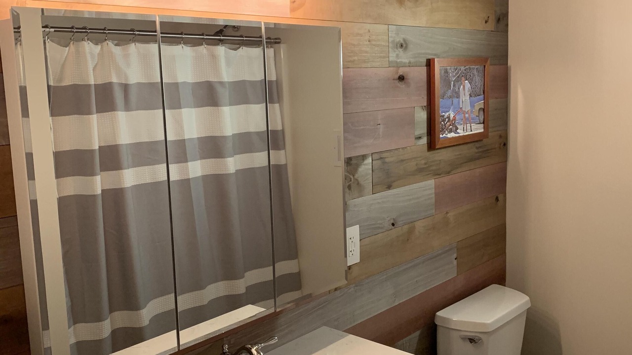Photo of Bathroom in Girard