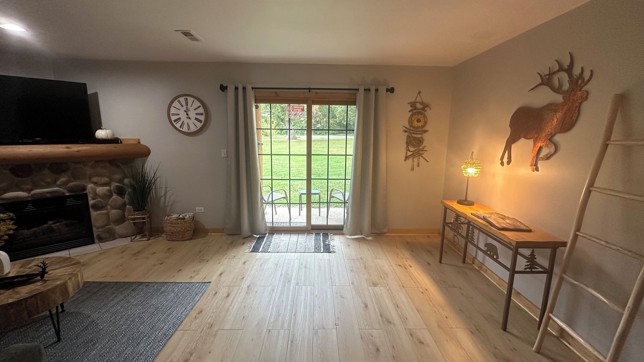 Photo of Livingroom in Oglesby