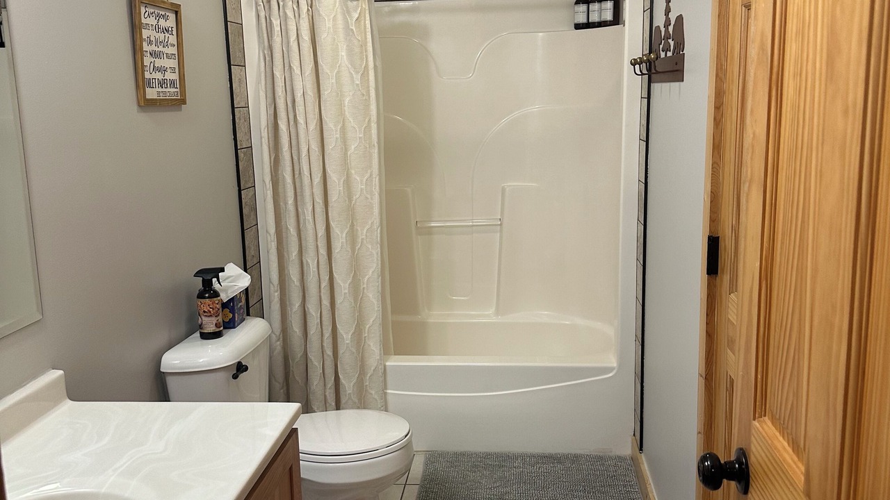 Photo of Bathroom in Oglesby