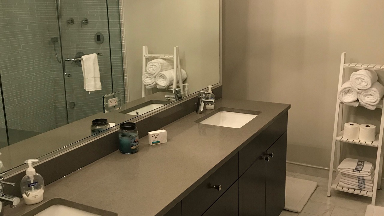 Photo of Bathroom in Lakeview