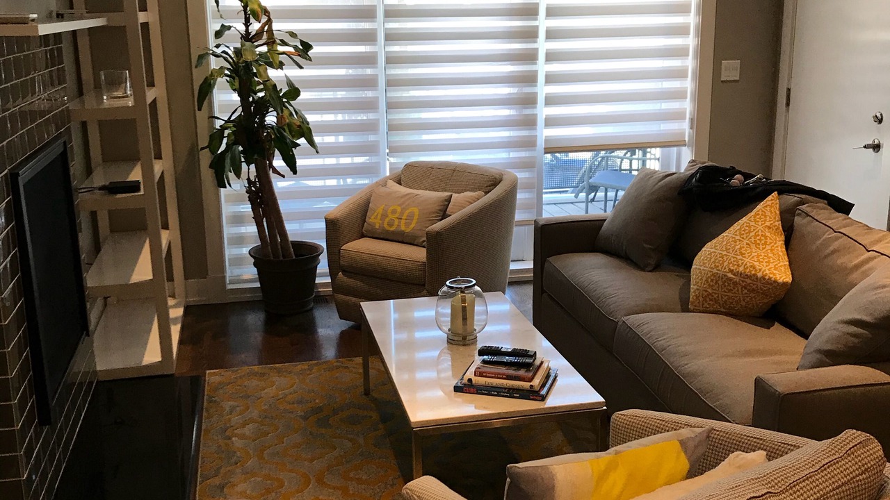 Photo of Livingroom in Lakeview