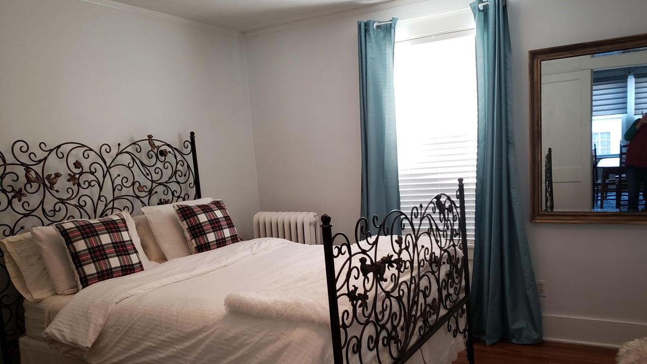 Photo of Bedroom in Lake Bluff