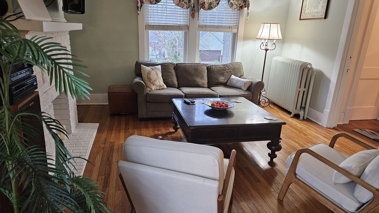 Photo of Livingroom in Lake Bluff