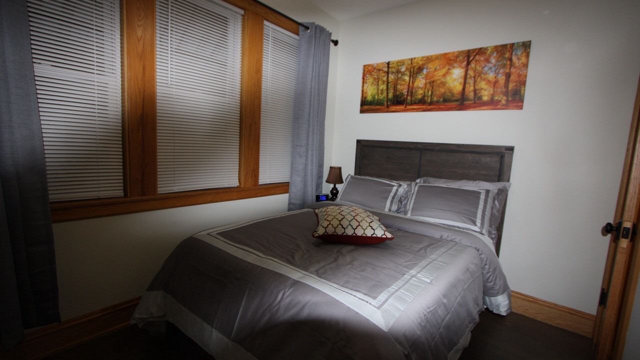 Photo of Bedroom in Jefferson Park