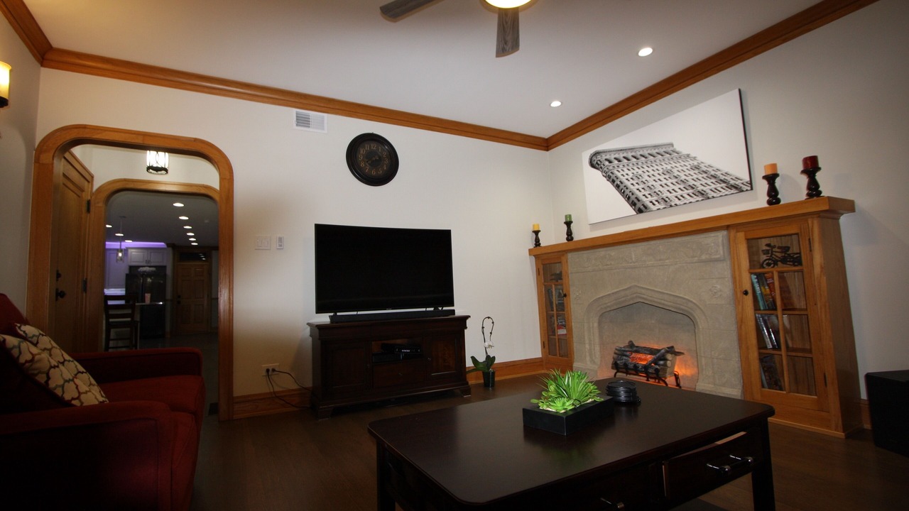 Photo of Livingroom in Jefferson Park