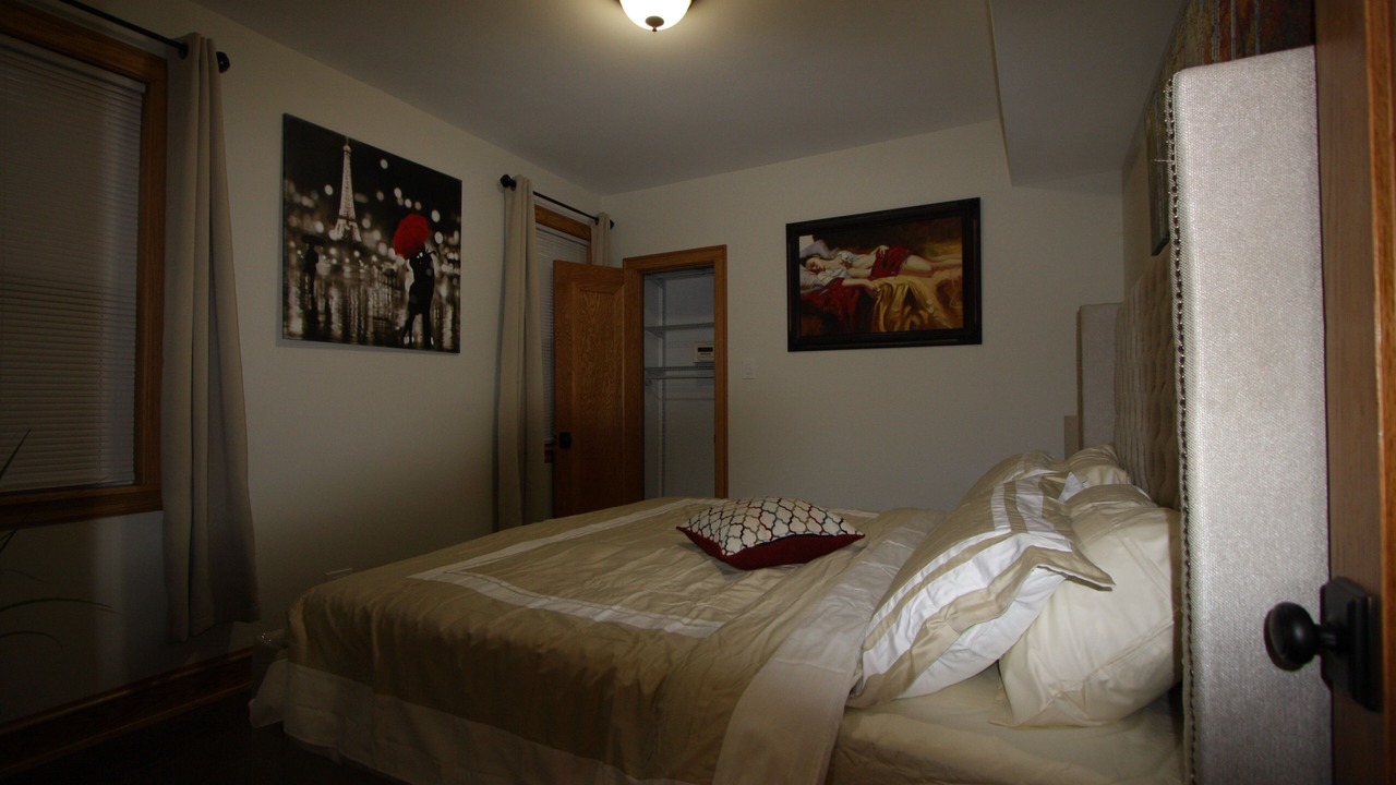 Photo of Bedroom in Jefferson Park