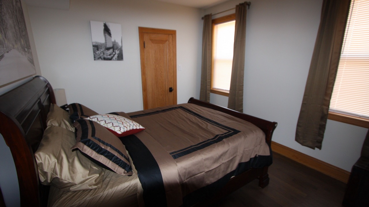 Photo of Bedroom in Jefferson Park