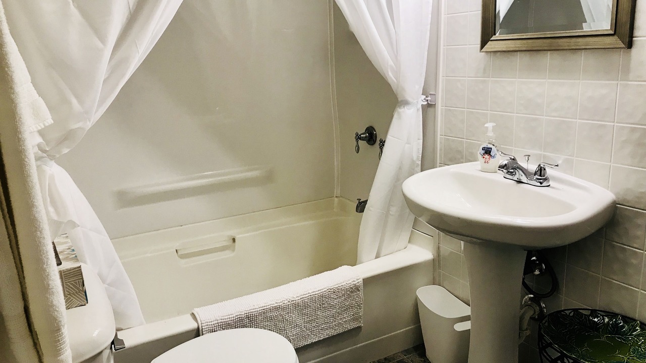Photo of Bathroom in La Salle