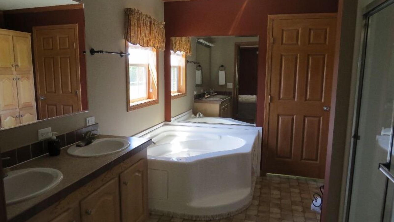 Photo of Bathroom in Hardin County