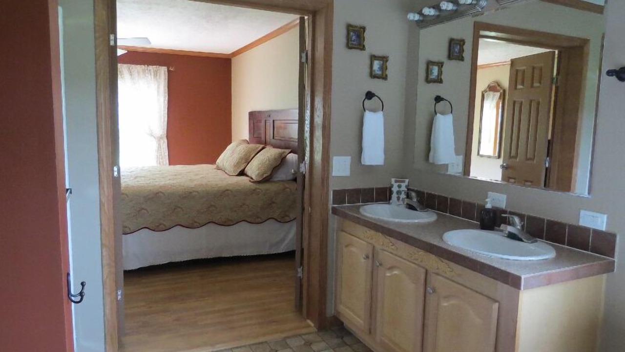 Photo of Bedroom in Hardin County