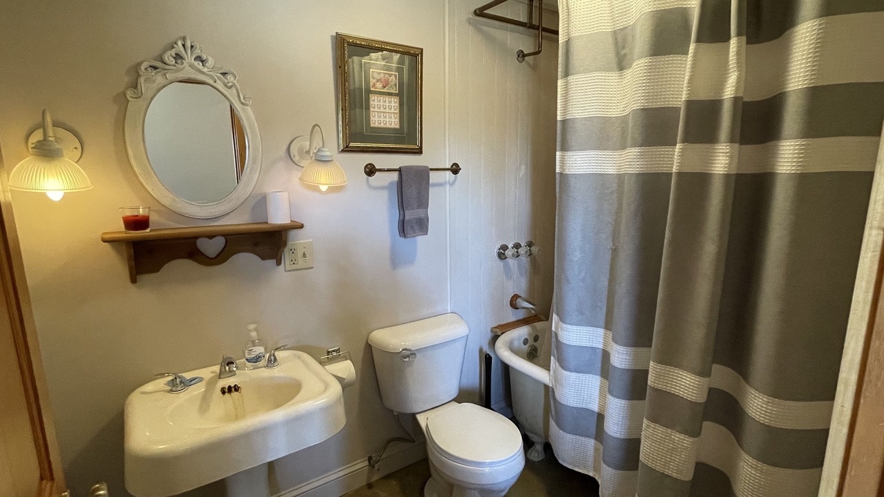 Photo of Bathroom in Elizabeth