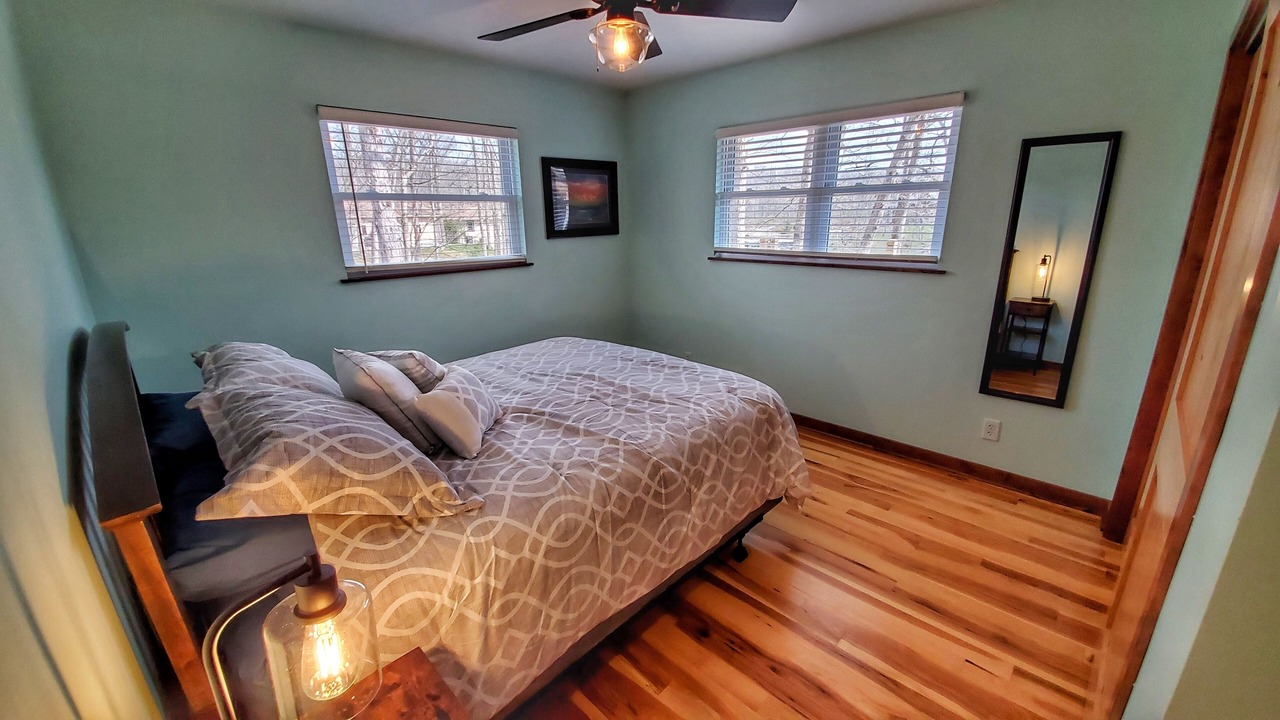 Photo of Bedroom in Effingham