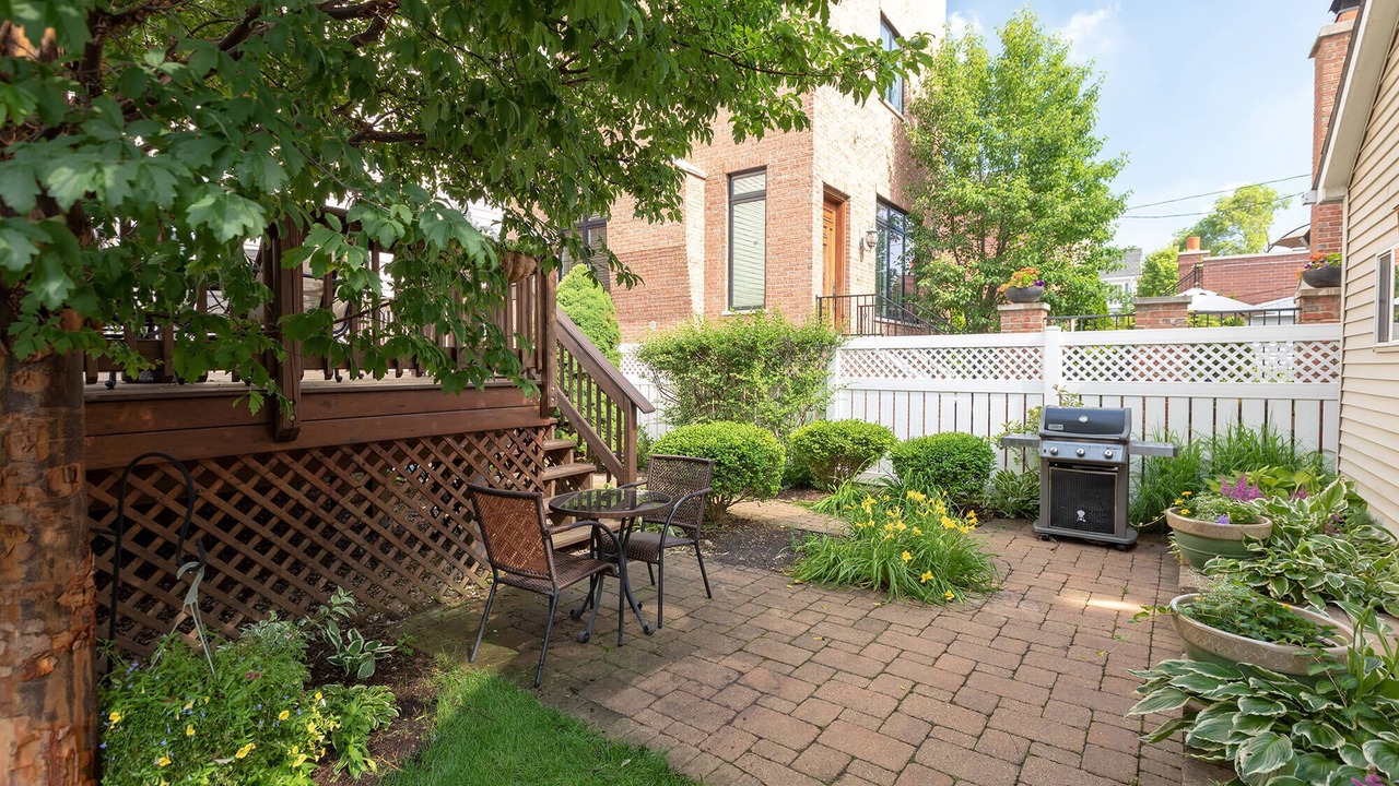 Photo of Outdoor in Roscoe Village