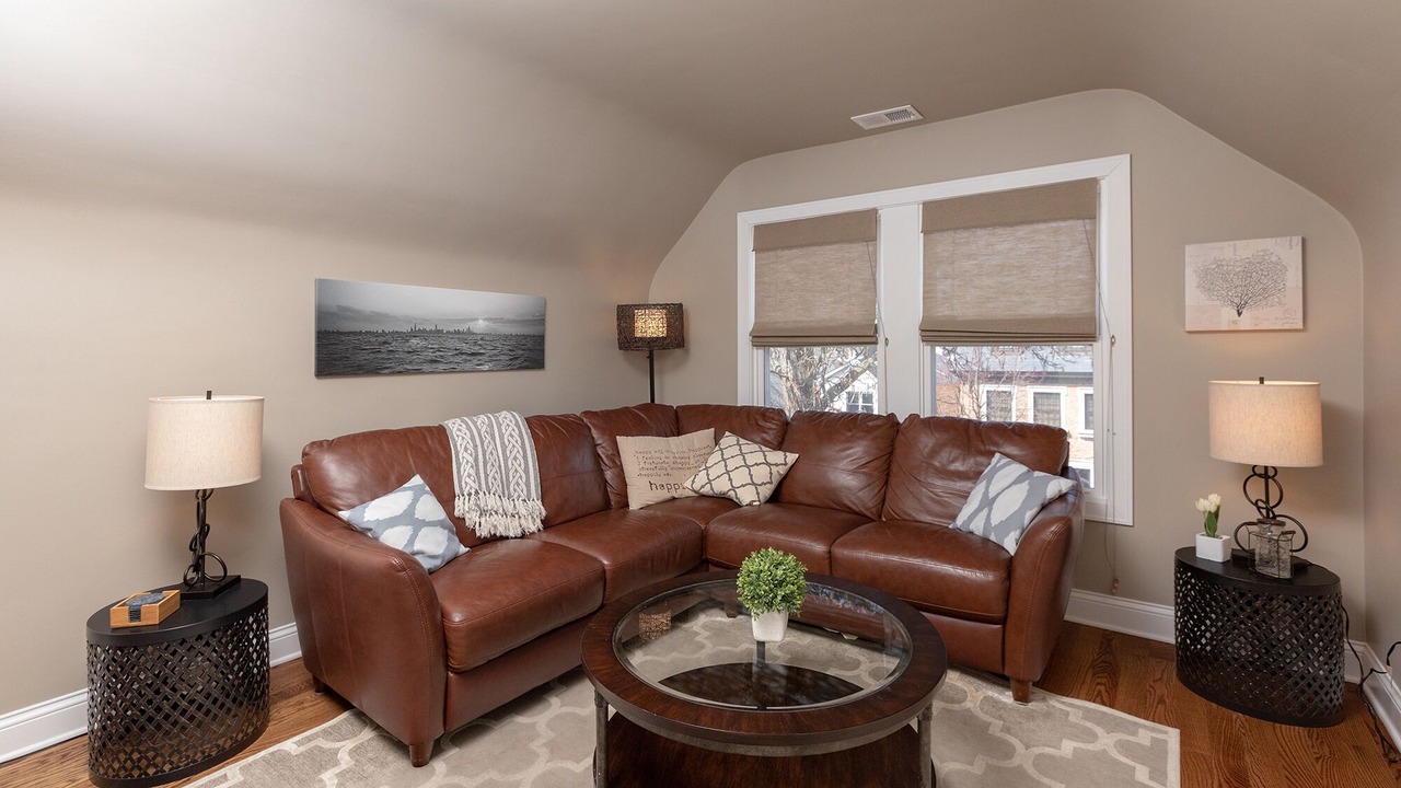 Photo of Livingroom in Roscoe Village