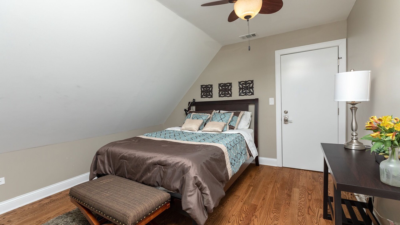 Photo of Bedroom in Roscoe Village