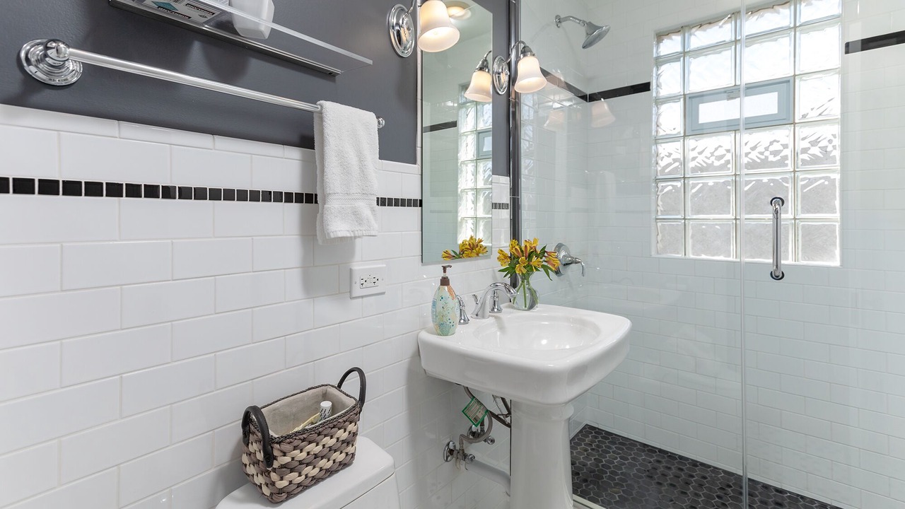 Photo of Bathroom in Roscoe Village