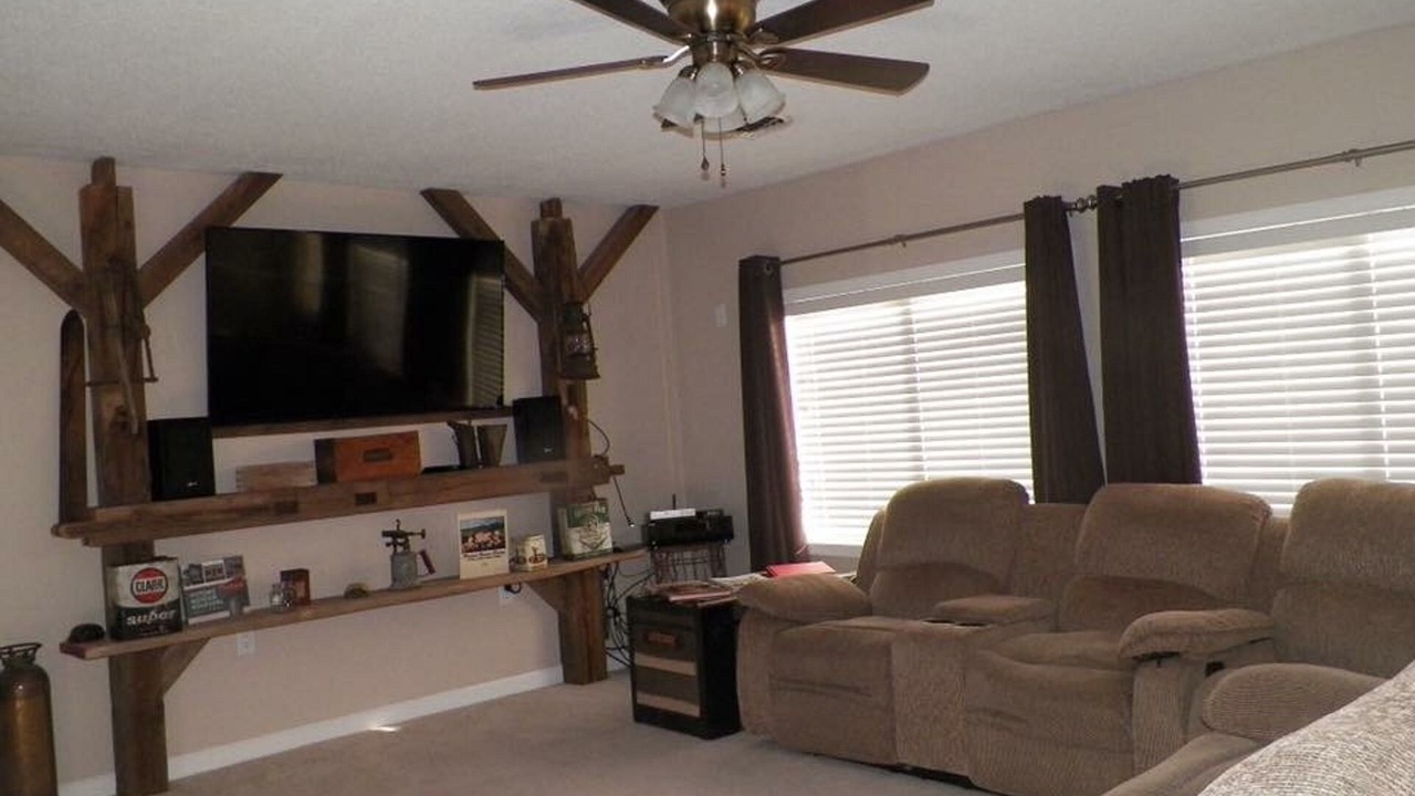 Photo of Livingroom in Plainview