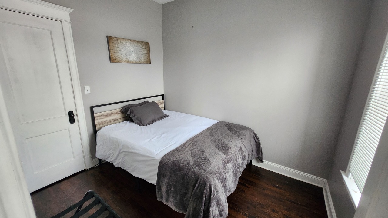 Photo of Bedroom in Logan Square