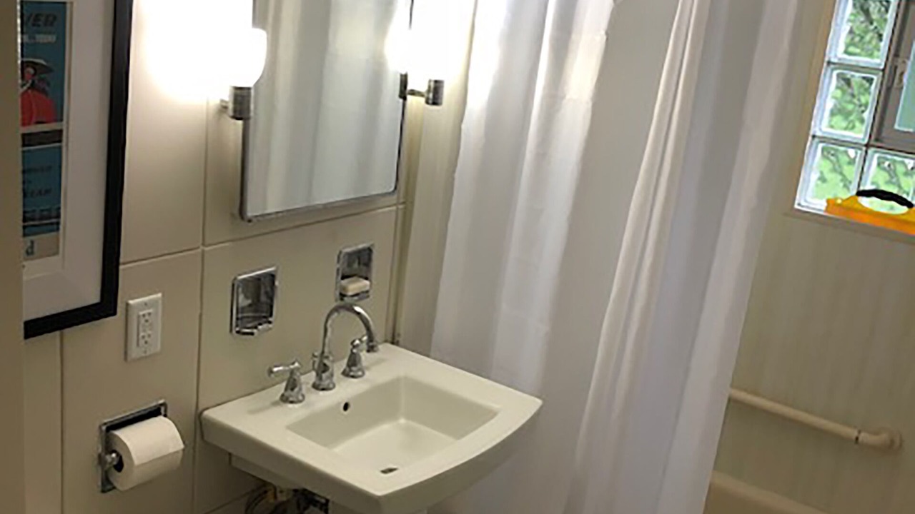 Photo of Bathroom in Grand Ridge