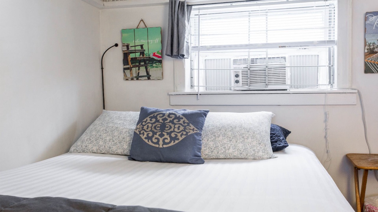 Photo of Bedroom in Irving Park East