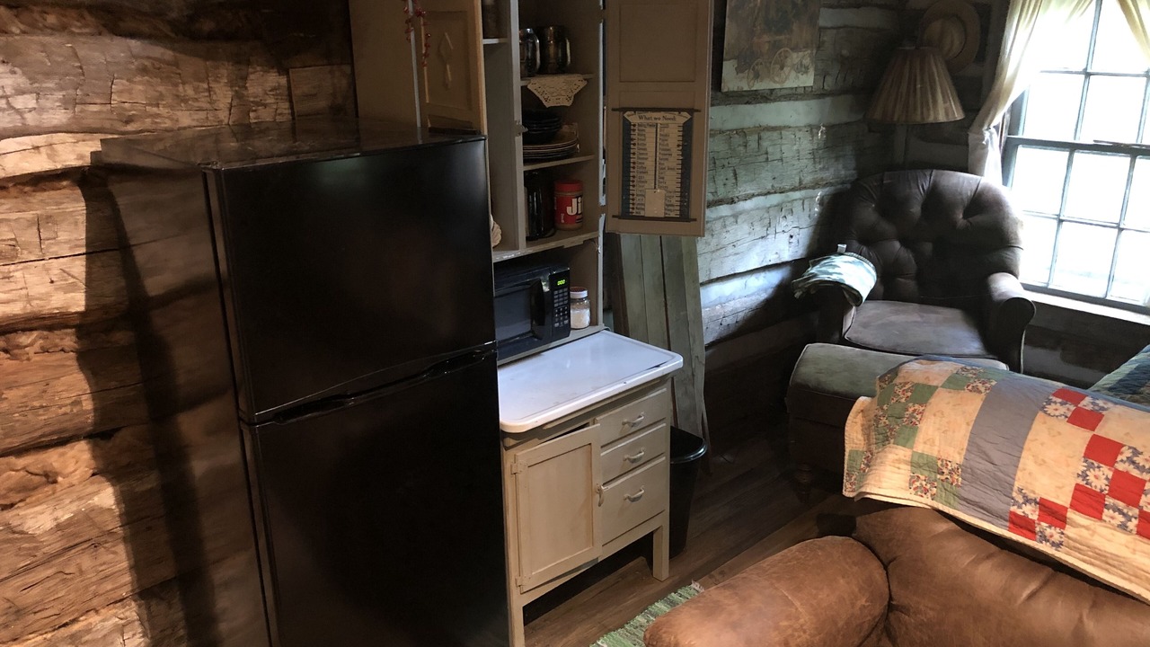 Photo of Livingroom in Nauvoo