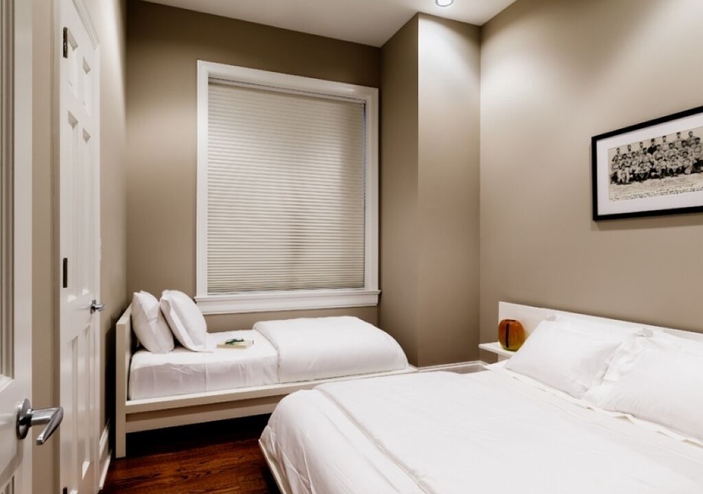 Photo of Bedroom in Lakeview
