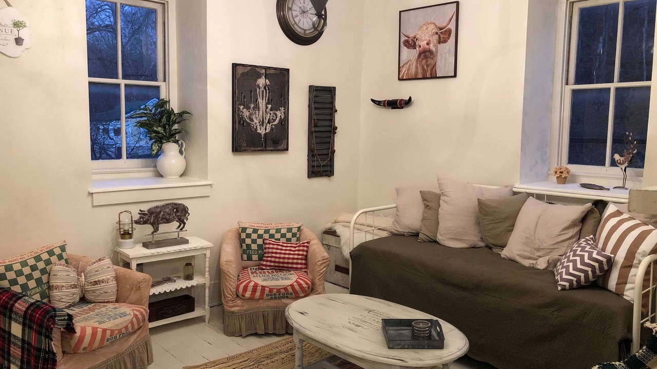 Photo of Livingroom in Elsah