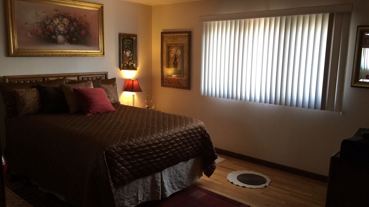 Photo of Bedroom in Olympia Fields