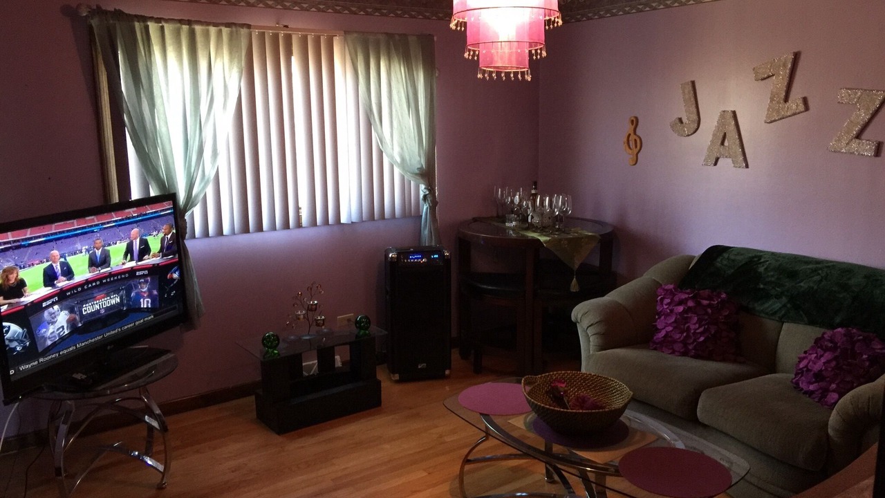 Photo of Livingroom in Olympia Fields
