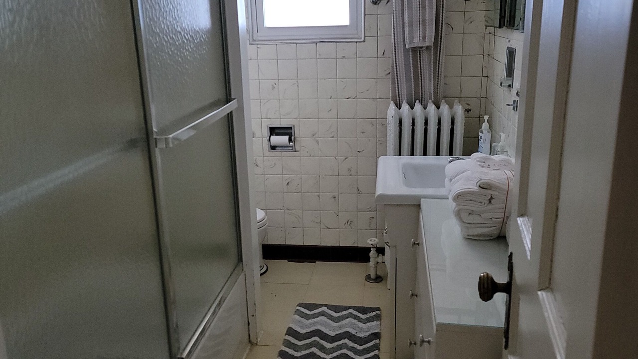 Photo of Bathroom in Logan Square