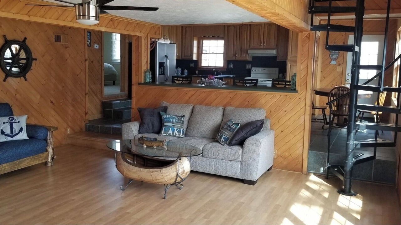Photo of Livingroom in Ozark
