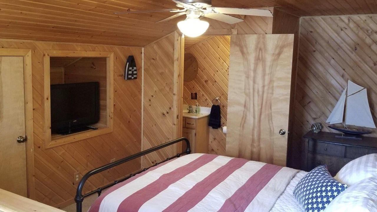 Photo of Bedroom in Ozark