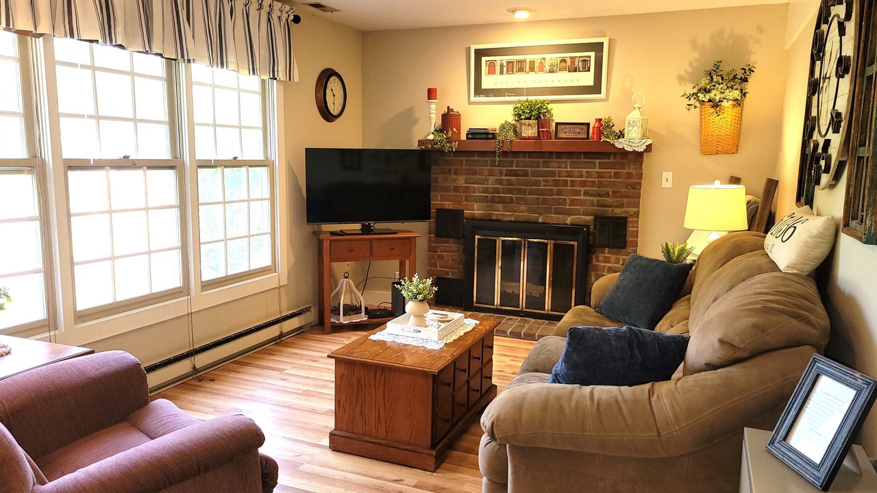 Photo of Livingroom in The Galena Territory