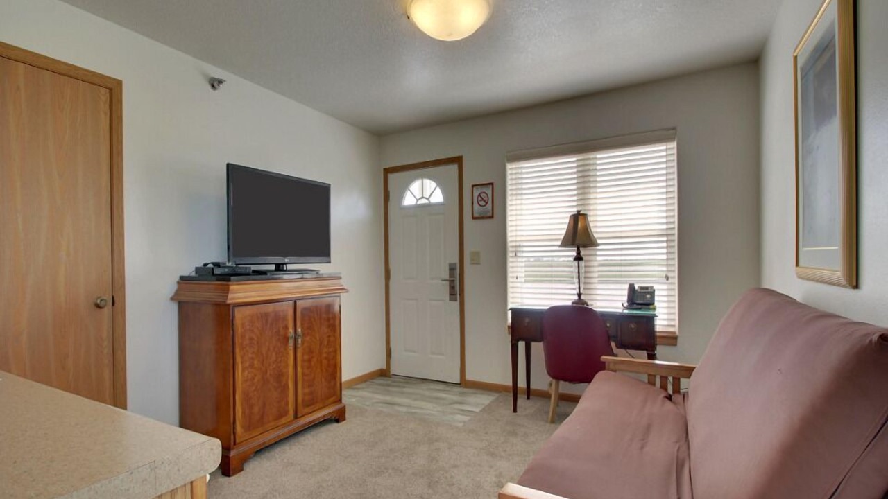 Photo of Livingroom in Nauvoo