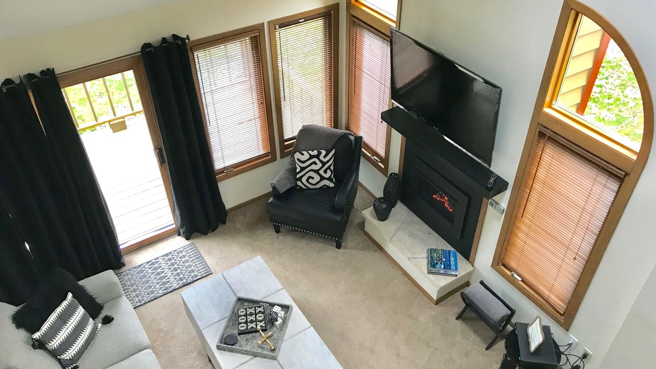 Photo of Livingroom in The Galena Territory