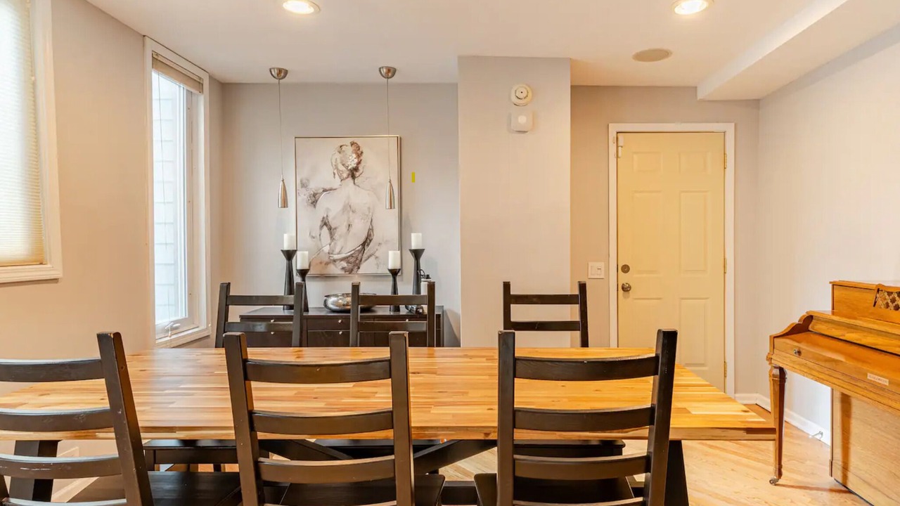 Photo of Livingroom in Ranch Triangle