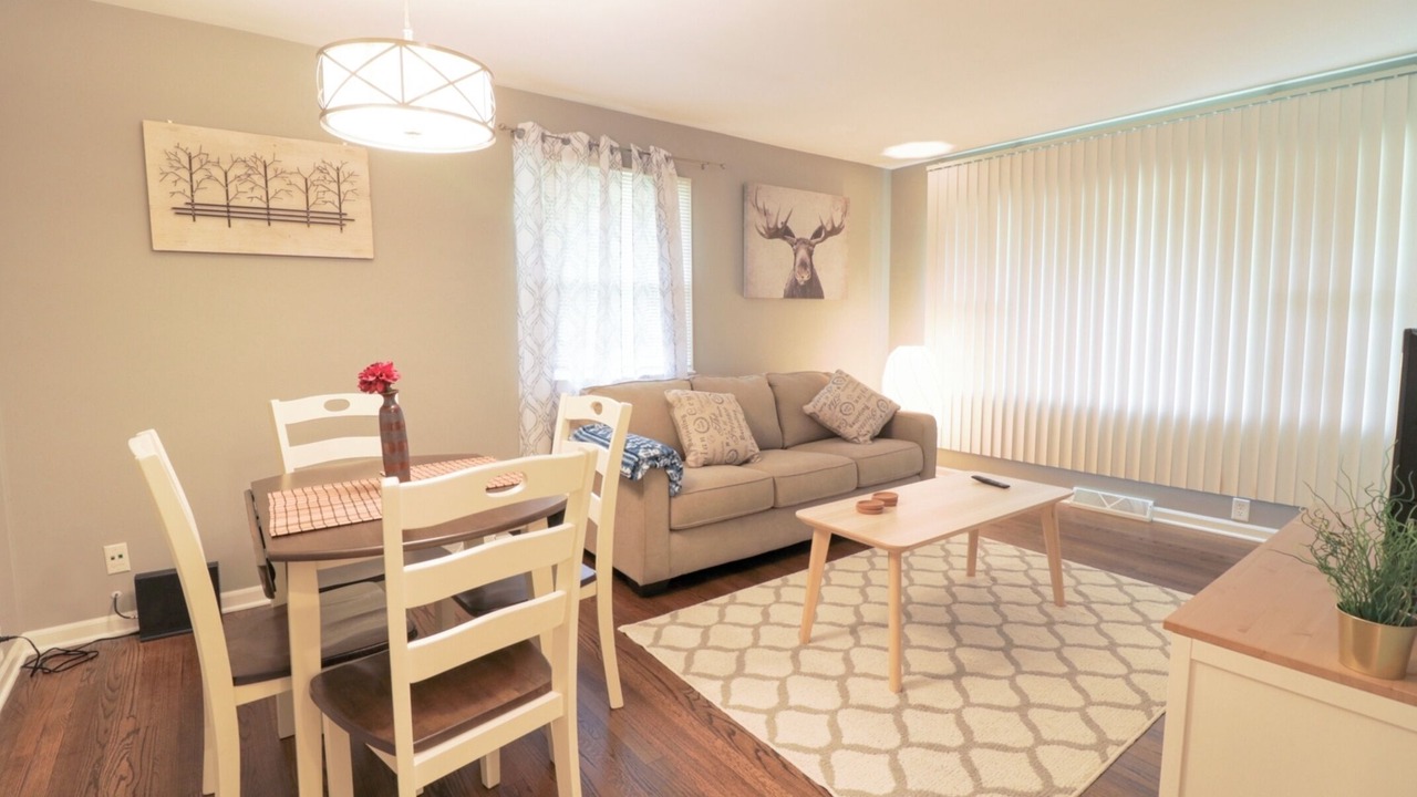 Photo of Livingroom in Aurora
