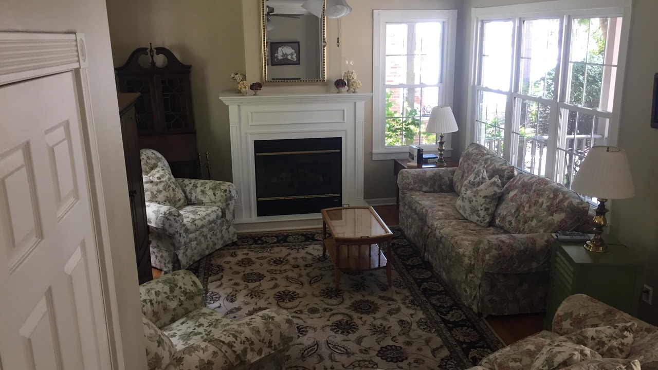 Photo of Livingroom in Alton