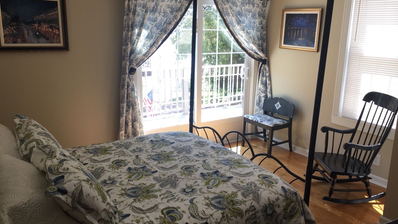 Photo of Bedroom in Alton