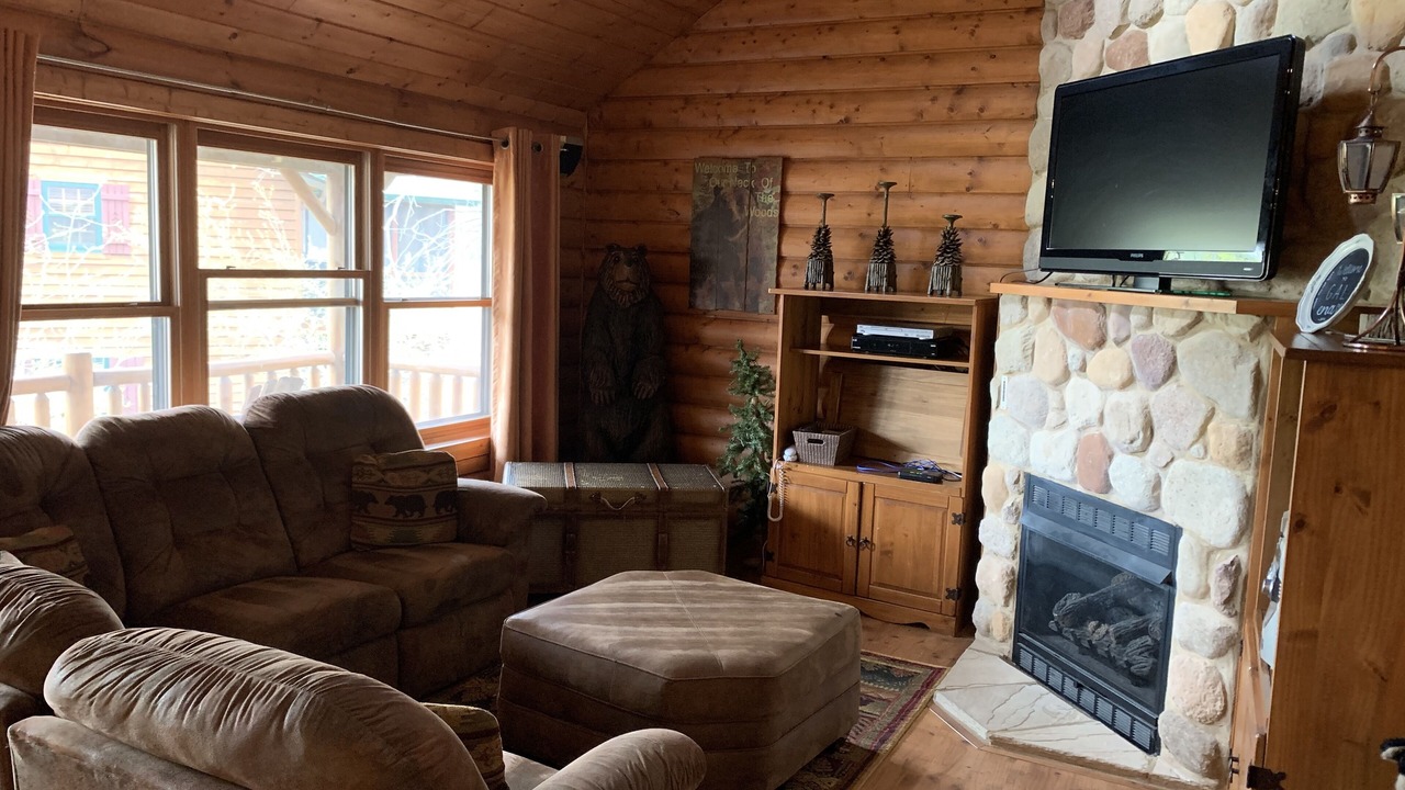Photo of Livingroom in Apple River