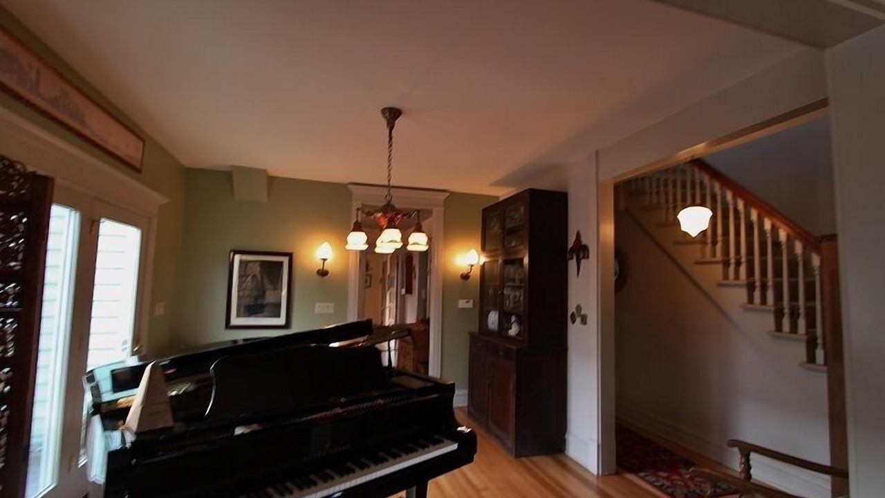 Photo of Bedroom in Glen Ellyn