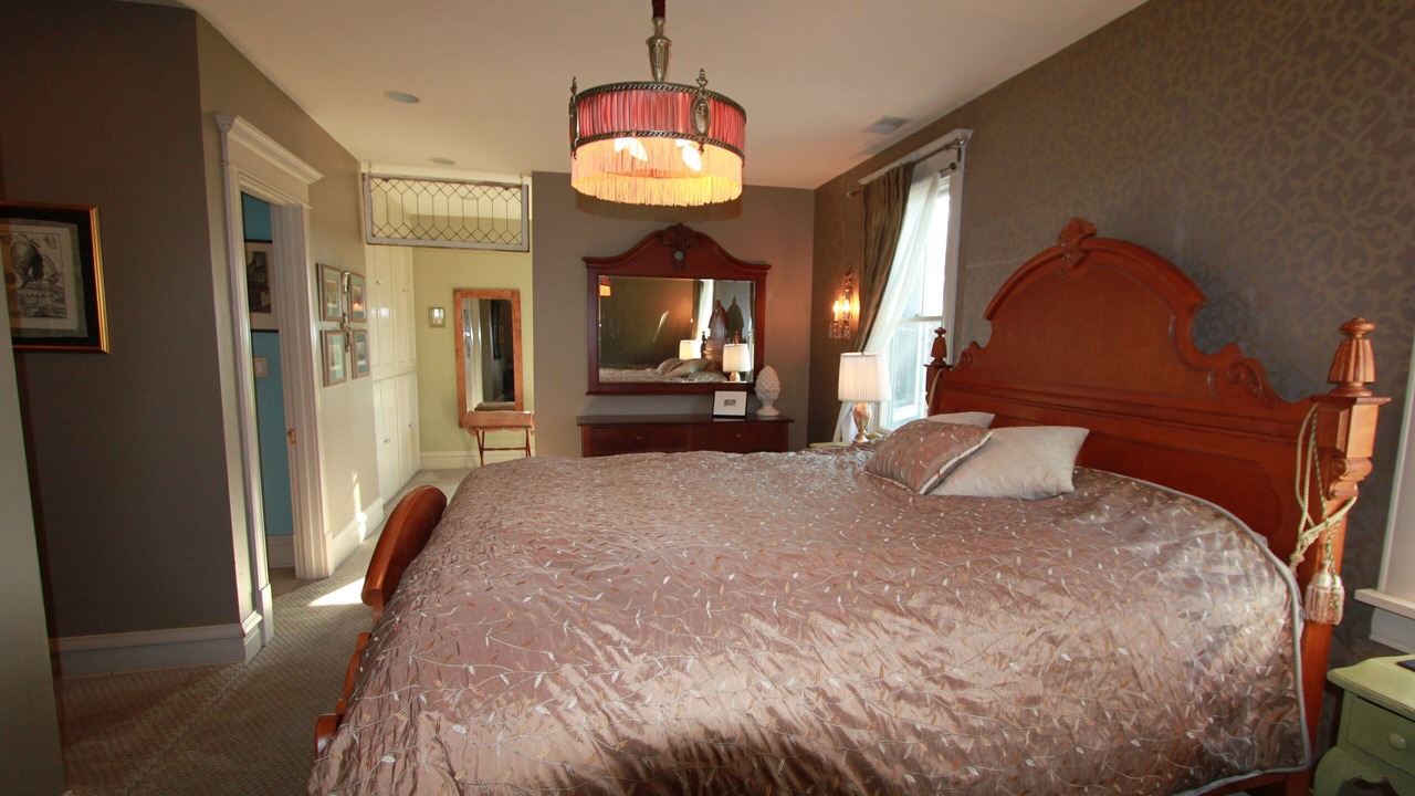Photo of Bedroom in Glen Ellyn