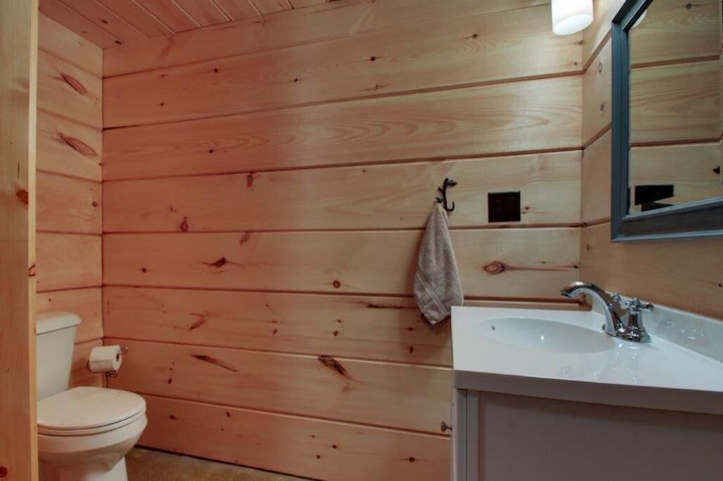 Photo of Bathroom in Loraine