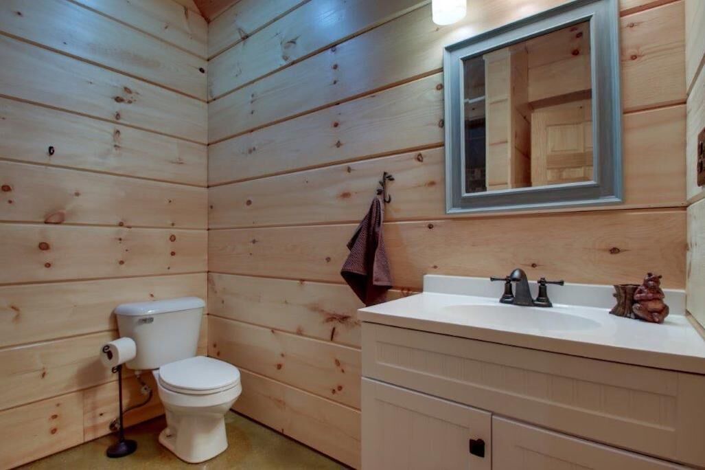 Photo of Bathroom in Loraine