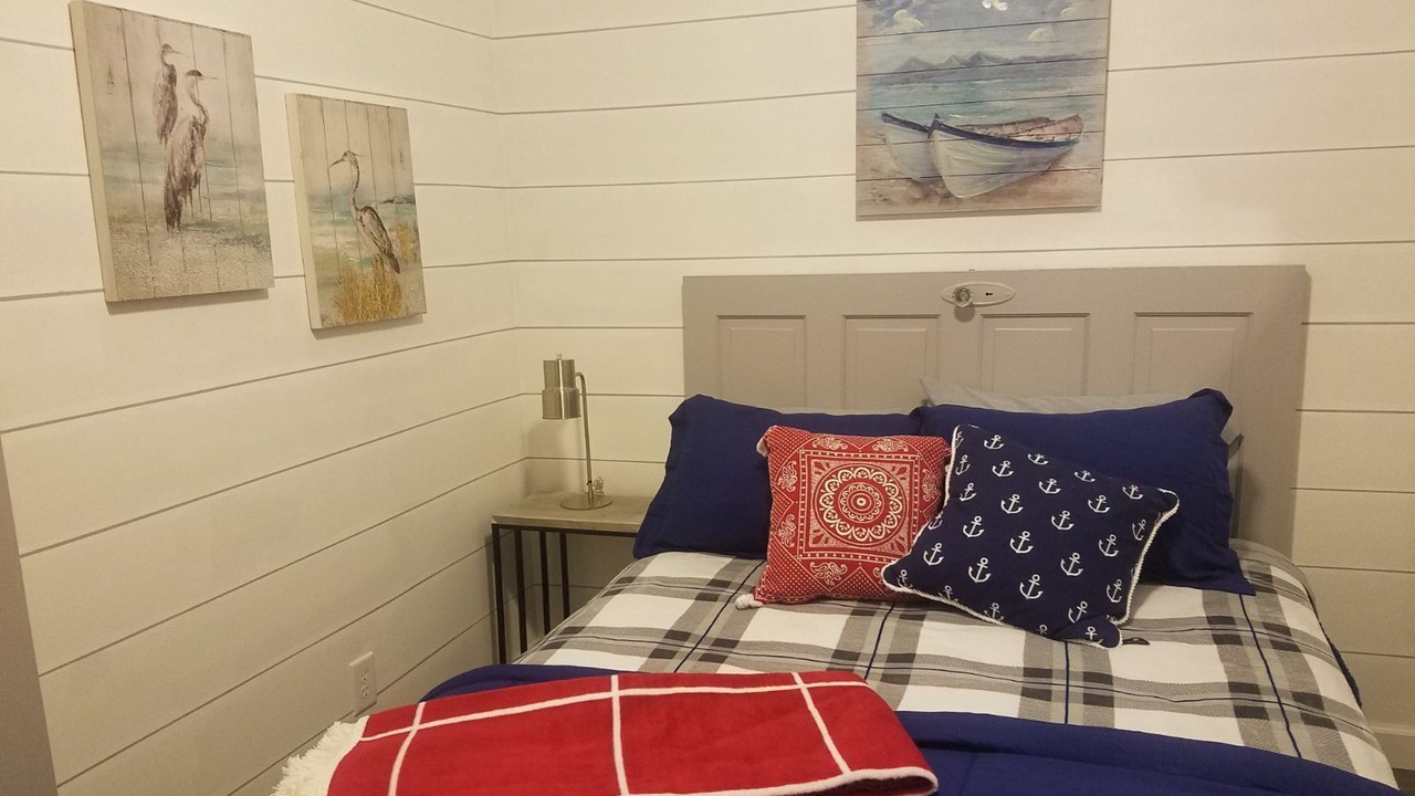 Photo of Bedroom in Port Byron