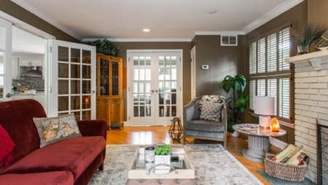 Photo of Livingroom in Glenview