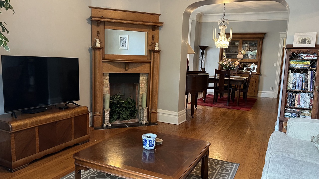 Photo of Livingroom in Ravenswood